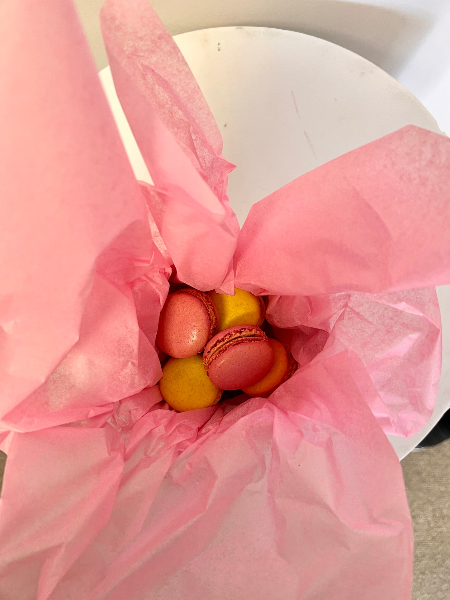 Mini Balloon Cup with Macaroons